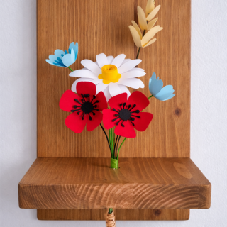 balda madera con flores